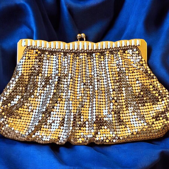 Whiting & Davis Handbags - Whiting & Davis Vintage US Silver Mesh Clutch Handbag Hinged Original Mirror